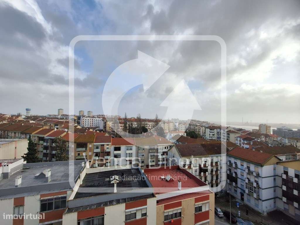 Apartamento T3 totalmente remodelado - Vista Rio!-19