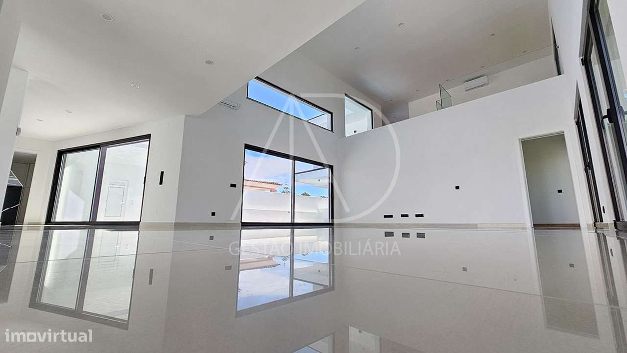 Moradia, 367 m², Corroios-14