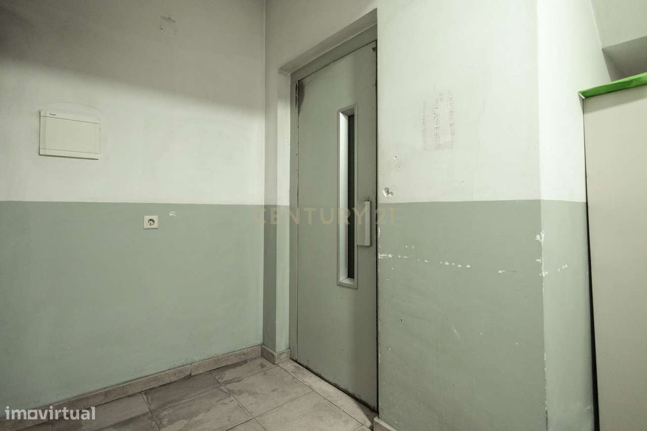 Apartamento T3 com 2 Suites e Terrço-Minde-18