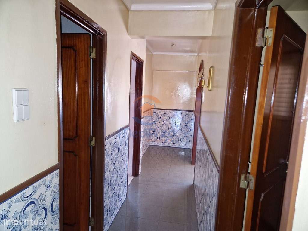Apartamento T2 remodelado - Pontinha-17