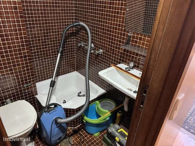 Apartamento T5 na Rua do Campo Alegre-24