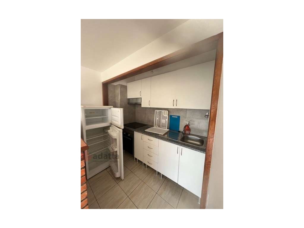 T2 com Cozinha Equipada - Excelente Localização em Coimbra - Grande imagem: 2/13