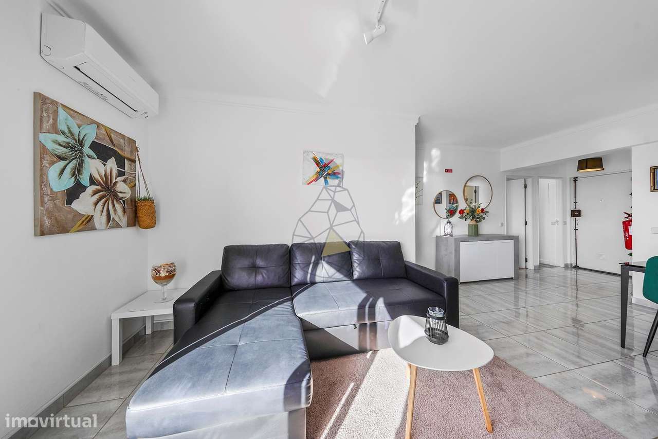 Apartamento de 2 Quartos com Vista Mar e Piscina  a 300m da Praia da R-18