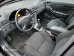 Toyota Avensis - 7