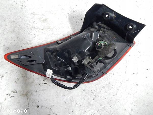 LAMPA PRAWA TYLNA MAZDA 2 DJ 14-20 IDEALNA - 4