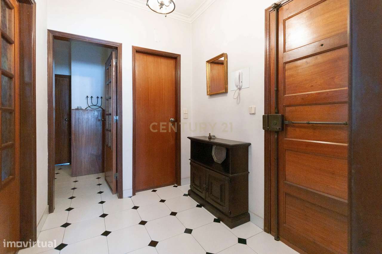 T2+1 Duplex com Garagem em Carcavelos-8