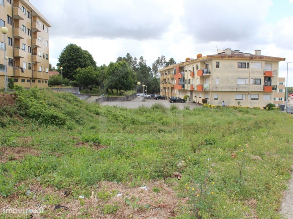 Lote de terreno destinado a serviços em Mozelos - Grande imagem: 2/2
