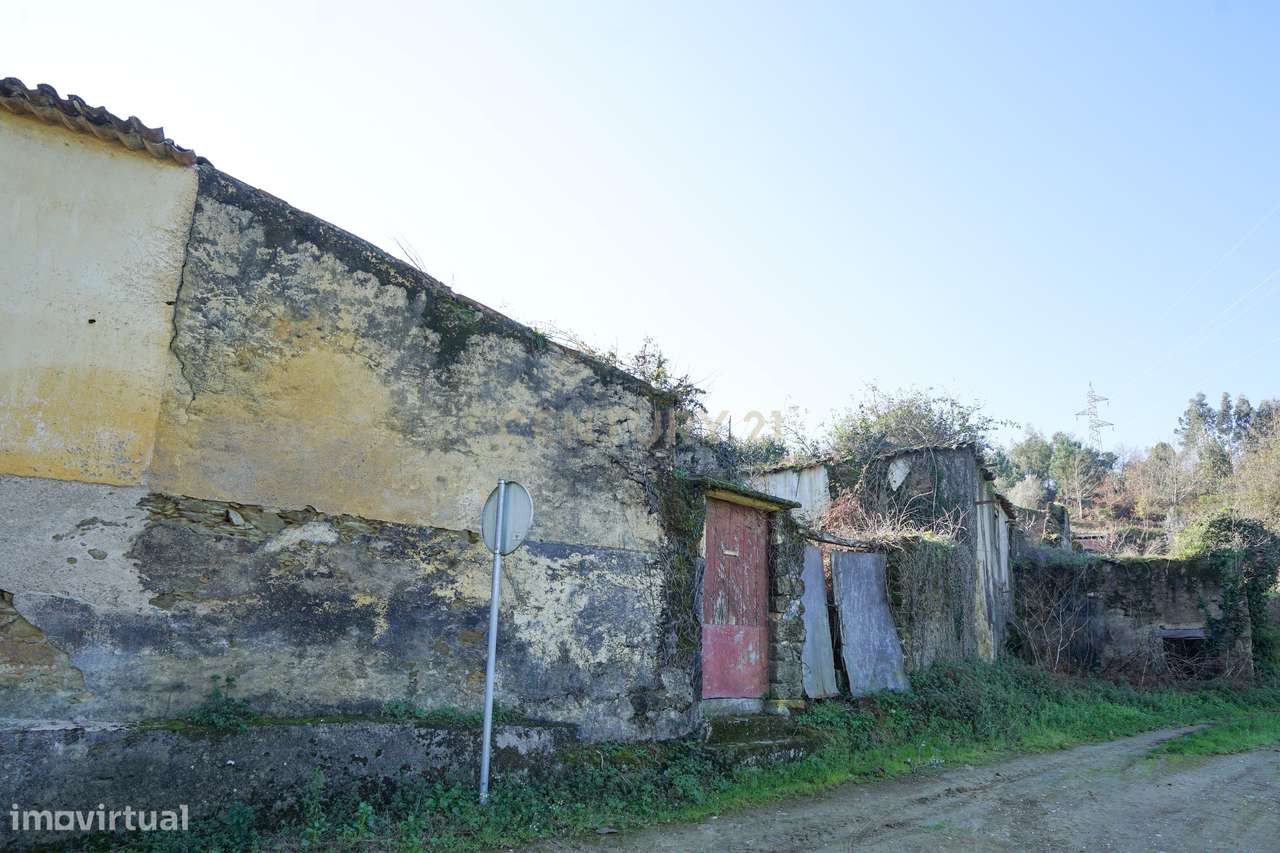Casa antiga com vistas panorâmicas numa localização sossegada a 10 min - Grande imagem: 3/5
