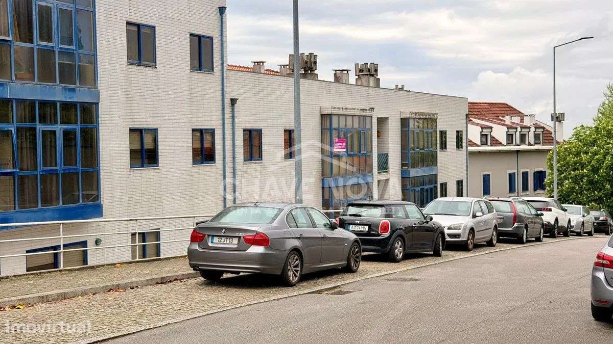 T2 c/ Garagem Box em Canelas-20