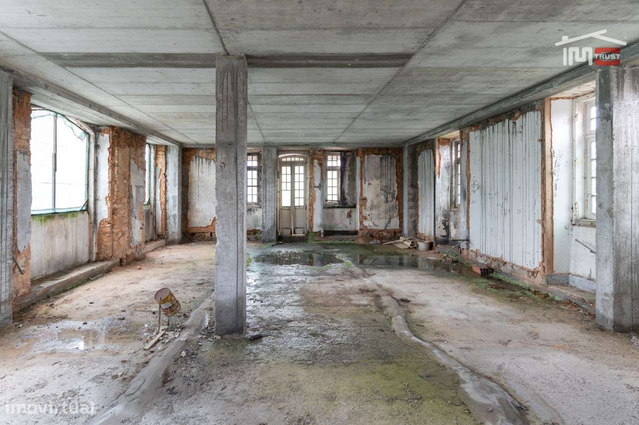 PREDIO PARA RECUPERAR A 300 METROS DO SANTUARIO DE FÁTIMA COM AREA ...-32