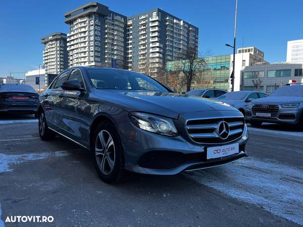 Mercedes-Benz E 220 d 4MATIC Aut. - 4