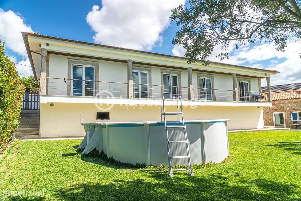 Moradia individual com piscina em Mariz Barcelos - Grande imagem: 2/60