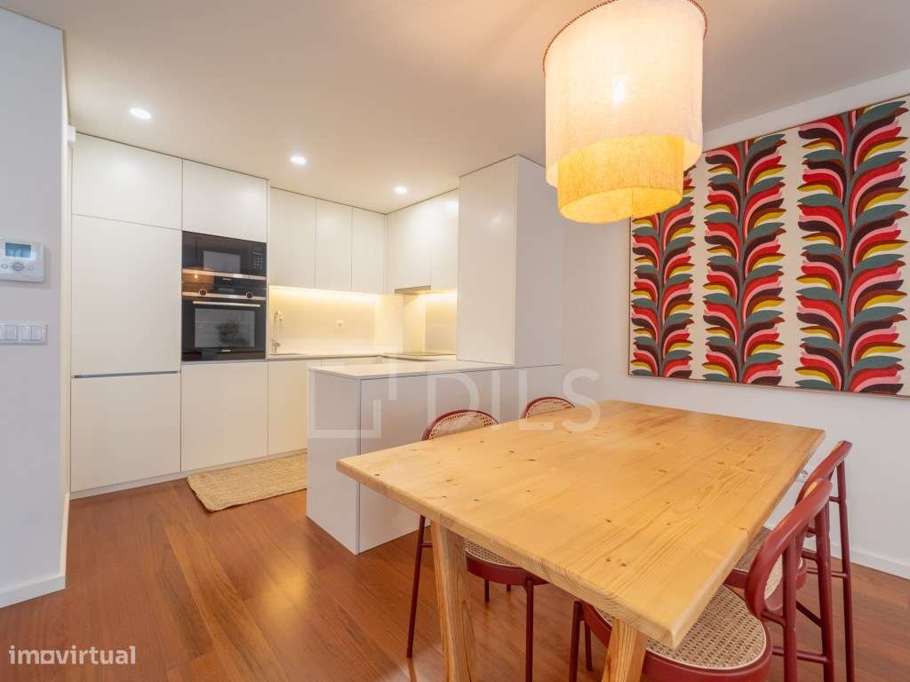 Apartamento T1 com varanda - Novo - Casa da Musica - Rotunda Boavista - Grande imagem: 4/37