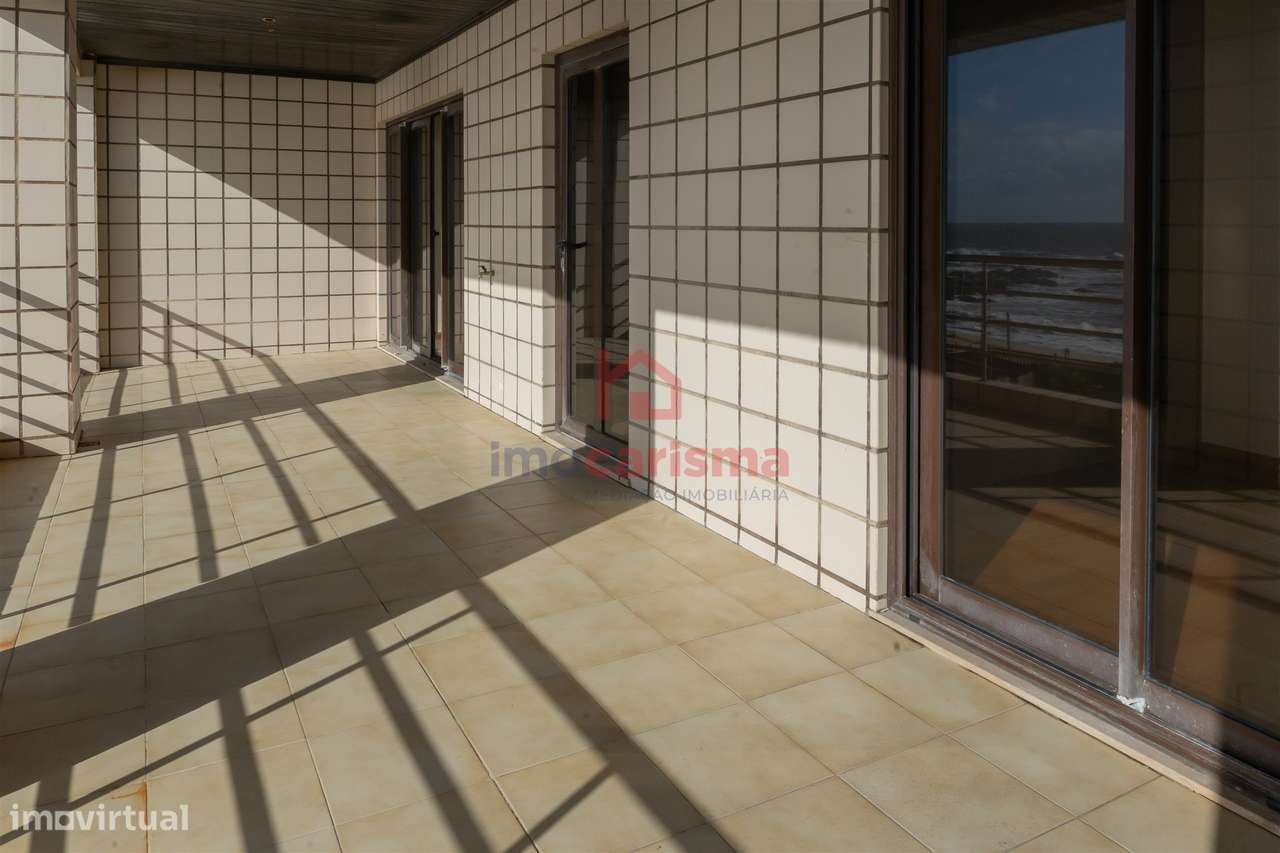 Apartamento T3+1 Duplex na 1.º Linha em Frente à Praia em Aver-o-Mar-8