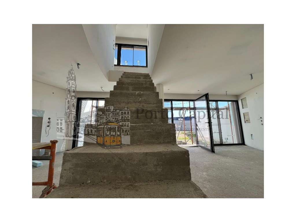 FANTASTICA MORADIA T2 JUNTO AO HOSPITAL DE SÃO JOÃO-12