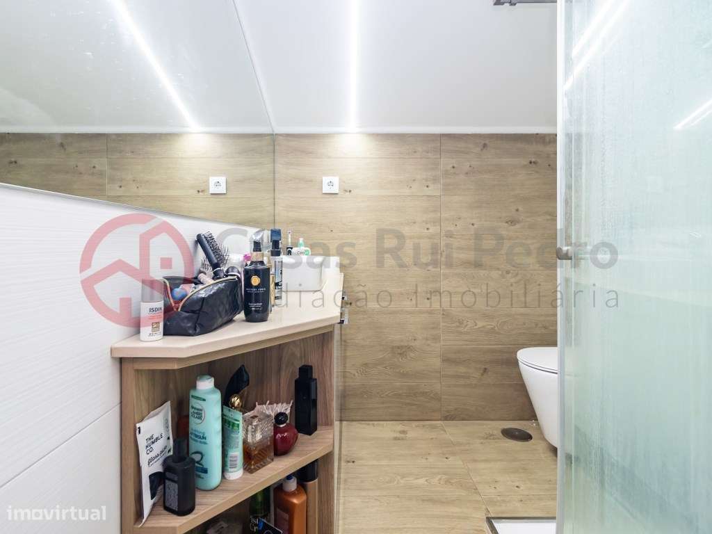 Moradia T3+2 Remodelada com garagem 740 m² de Terreno em St Antonio...-40