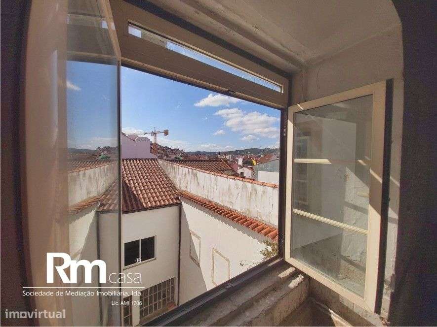 Magnifico prédio devoluto na Rua da Sofia, Largo do Terreiro da Erva-47