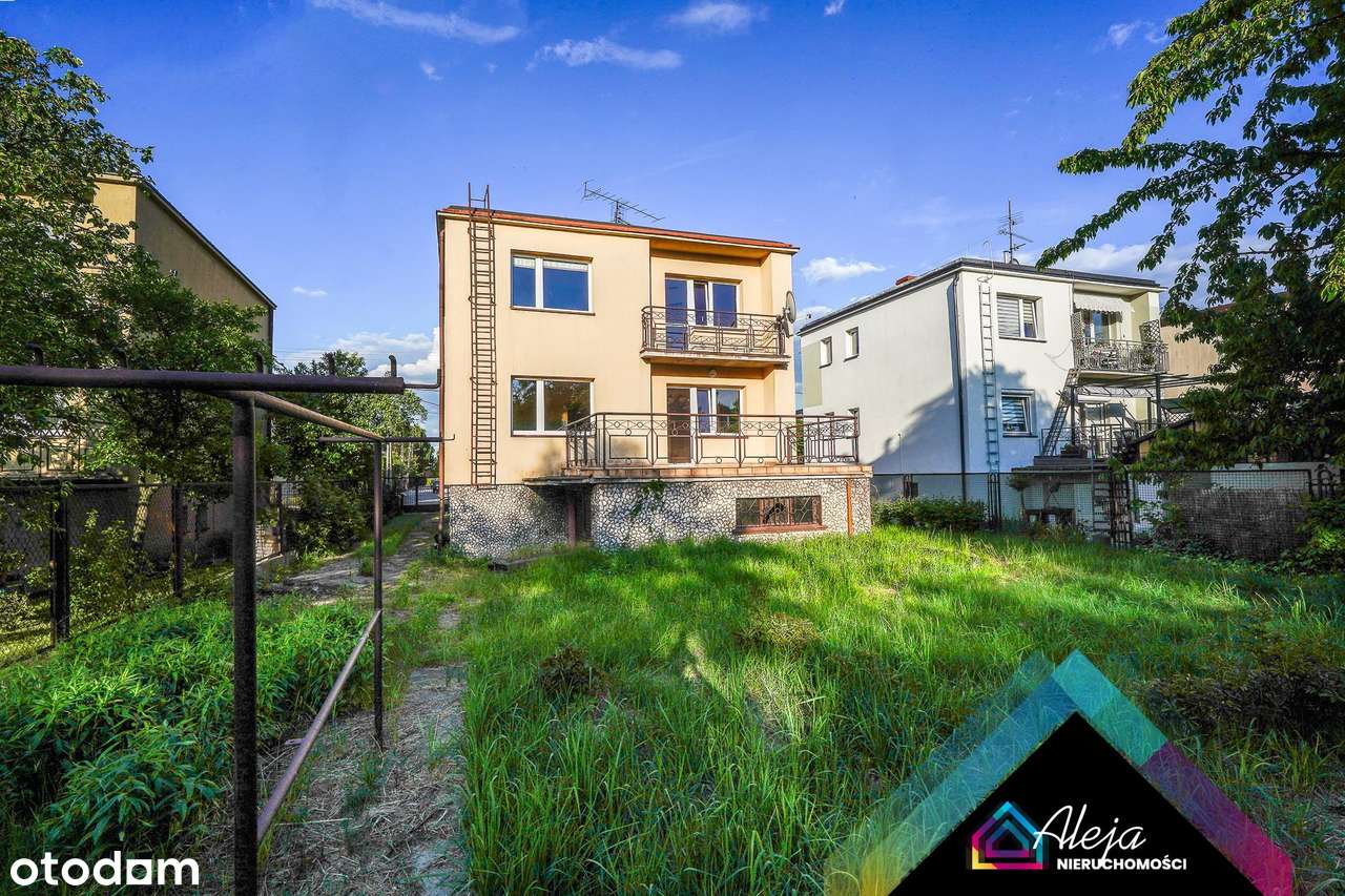 Dom w komfortowej lokalizacji.Częstochowa 1000-lecie-1