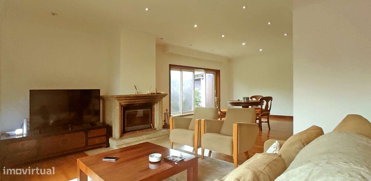 Moradia T3 250m2 em terreno com 2.100m2 IMPERDÍVEL - Grande imagem: 3/30