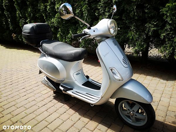 Piaggio Vespa - 1