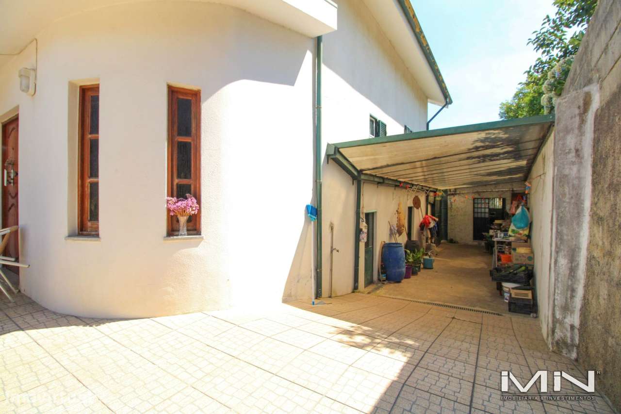 Mini Quinta com Construção Robusta, Poço, Adega e Viabilidade para Seg-26