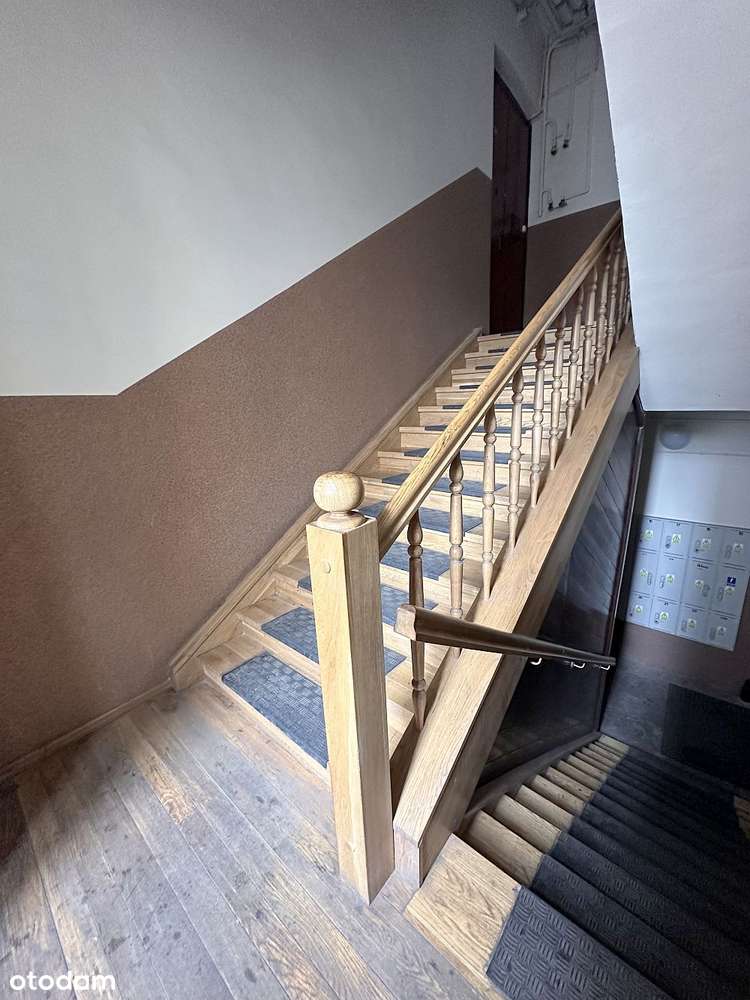 Nietuzinkowe mieszkanie na strychu - ul. Próchnika-8