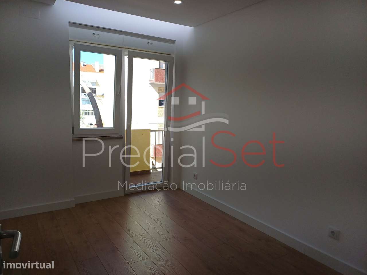 Apartamento T3 Totalmente Renovado- Montalvão-Setubal-13