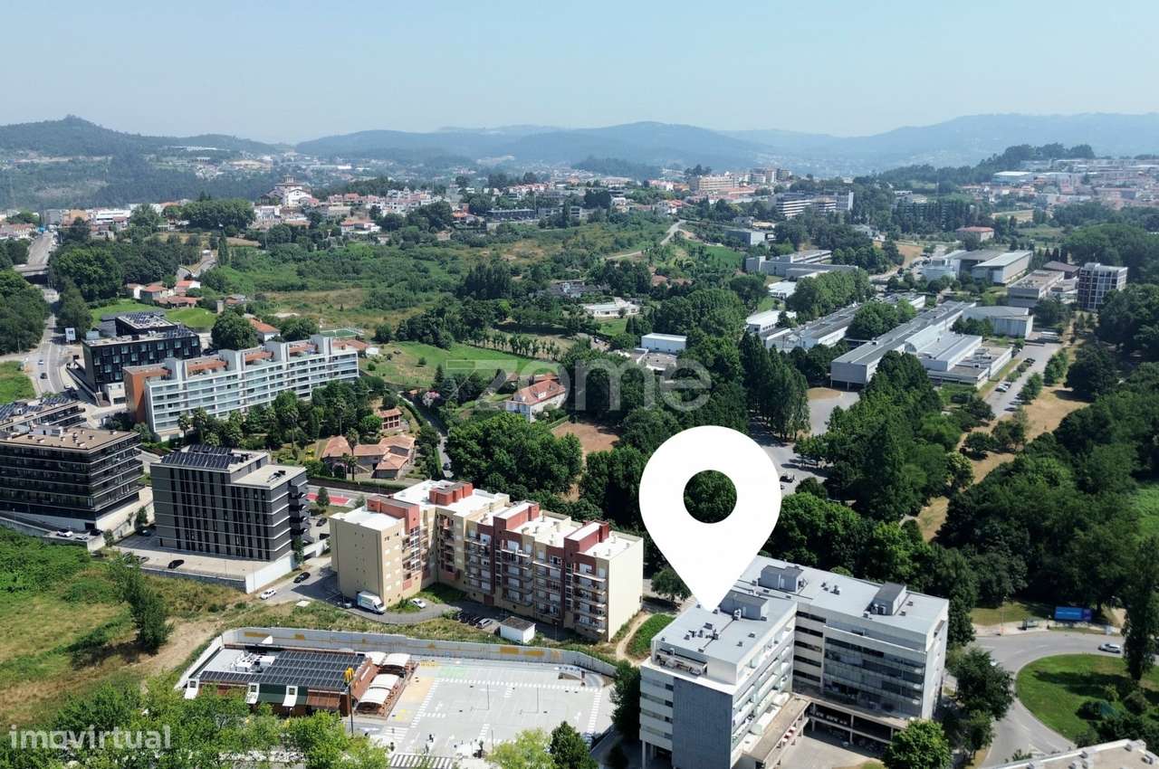 Lugar garagem 30 p/ arrendamento em Azurém, junto U. Minho, Guimarã... - Grande imagem: 4/10