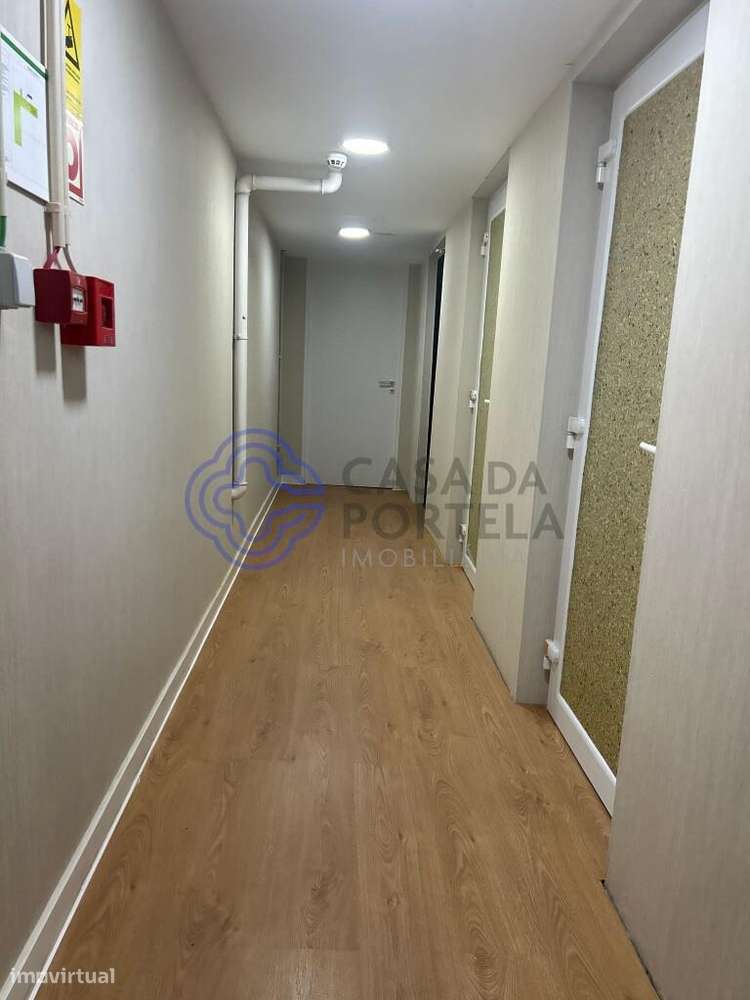 Escritório /Loja Premium nas Avenidas Novas para venda com 2 andares d-32