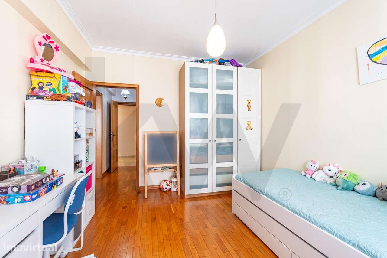 EXCELENTE T3 | PARCIALMENTE RENOVADO | QUINTA GRANDE - Av. dos Moinhos-9