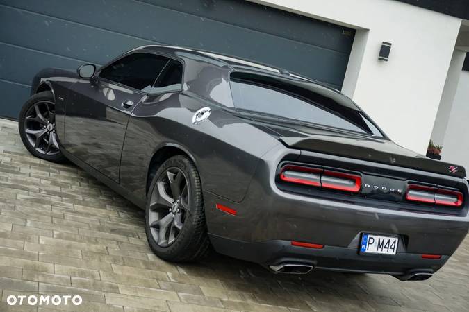 Dodge Challenger 5.7 R/T - 11