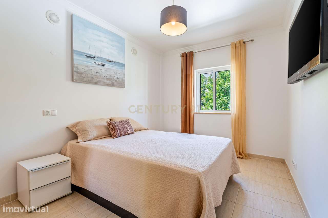 Apartamento T2 com Piscina e Garagem – a 5 minutos da Praia da Galé-11