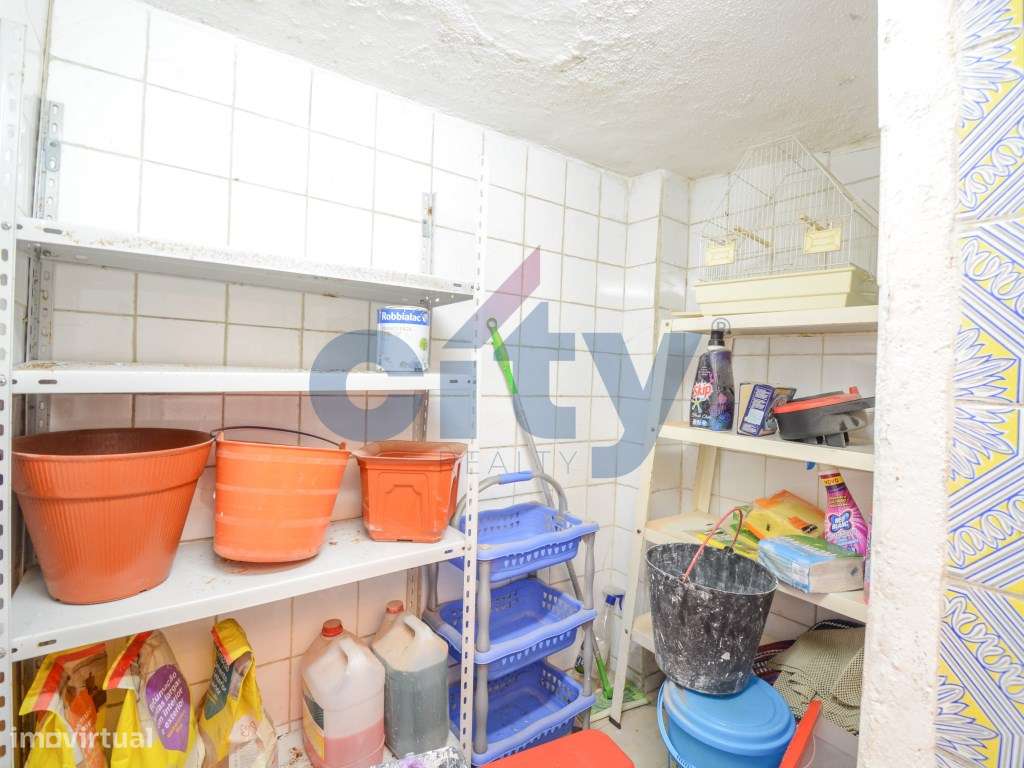 MORADIA EM BANDA , T3 A APENAS 170M DO METRO ODIVELAS-28