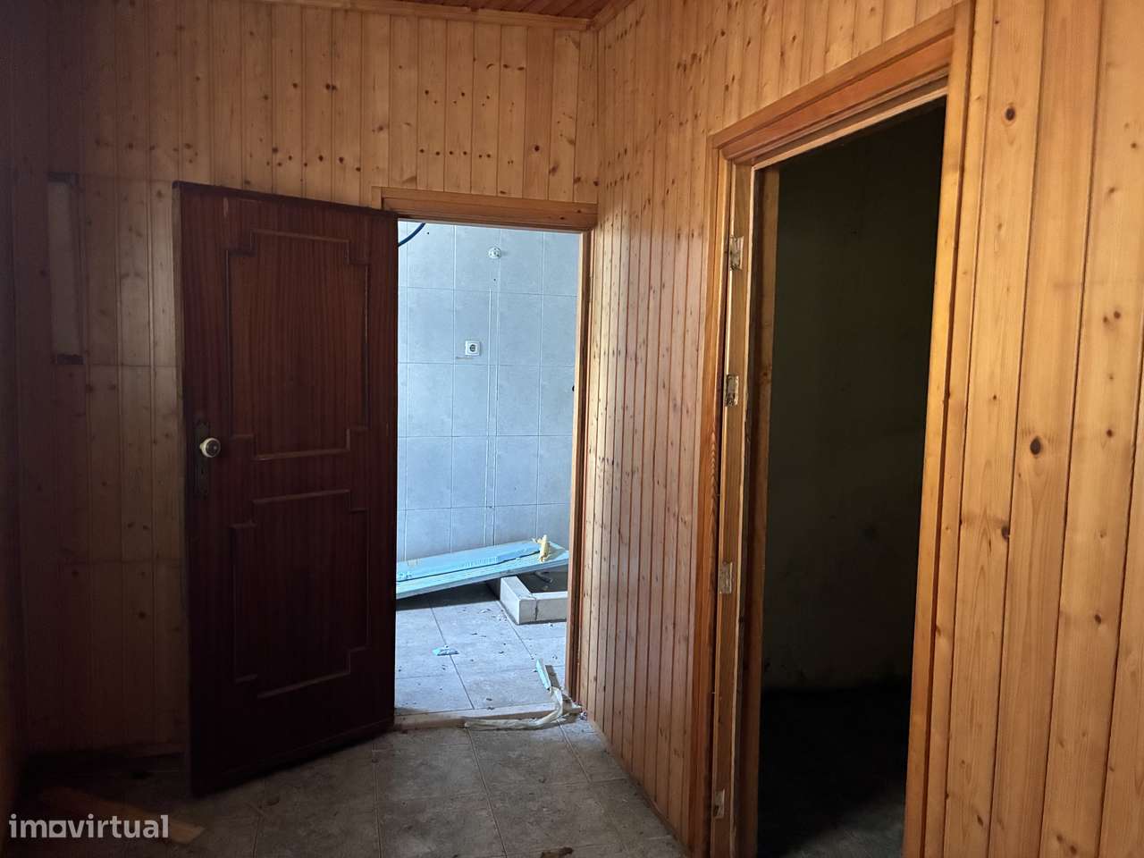 Moradia para recuperar em São João da Madeira - Grande imagem: 4/13