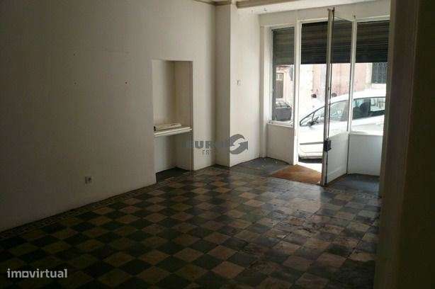Loja para venda | 2 pisos | Rua das Flores | Zona premium-8