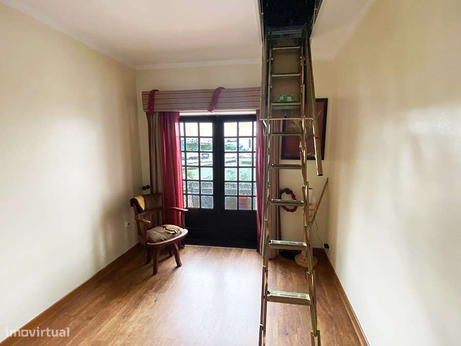 Grande moradia T5+1, piscina, jardim, garagem, sótão e anexo, Peniche-15