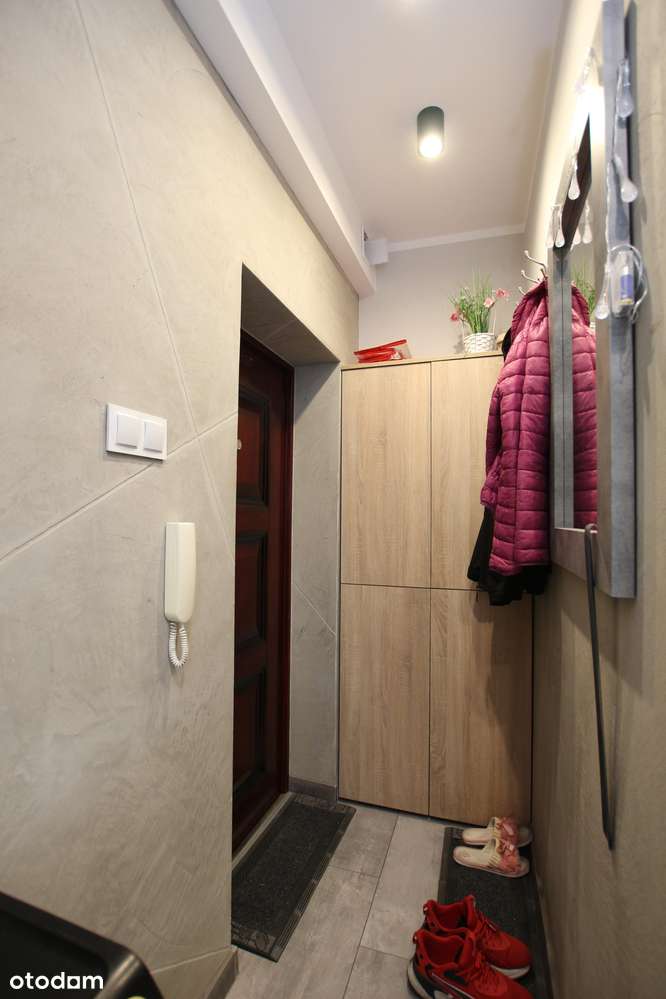 Mieszkanie i budynek po remoncie, parking dla mieszkańców.-14