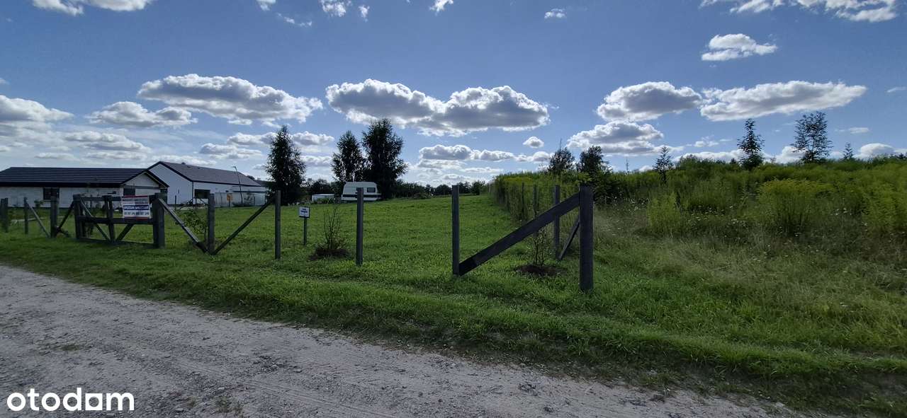 Działka budowlana 2468 m² z mediami-1