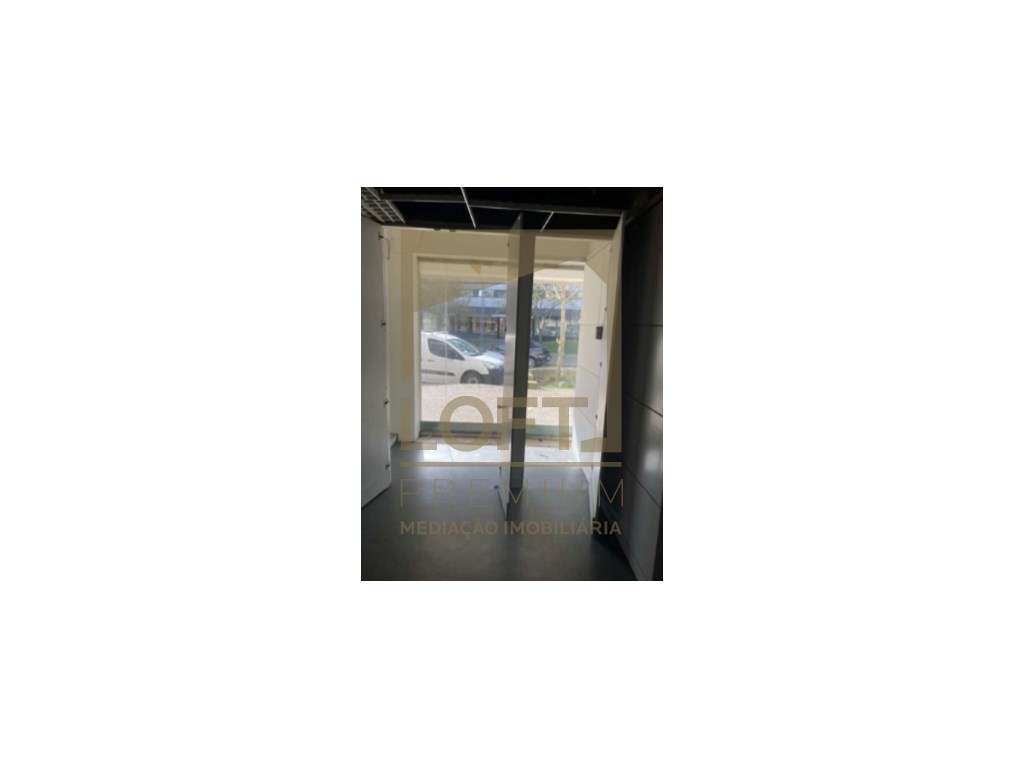 Loja com 2 Pisos no centro da Maia - Grande imagem: 4/6