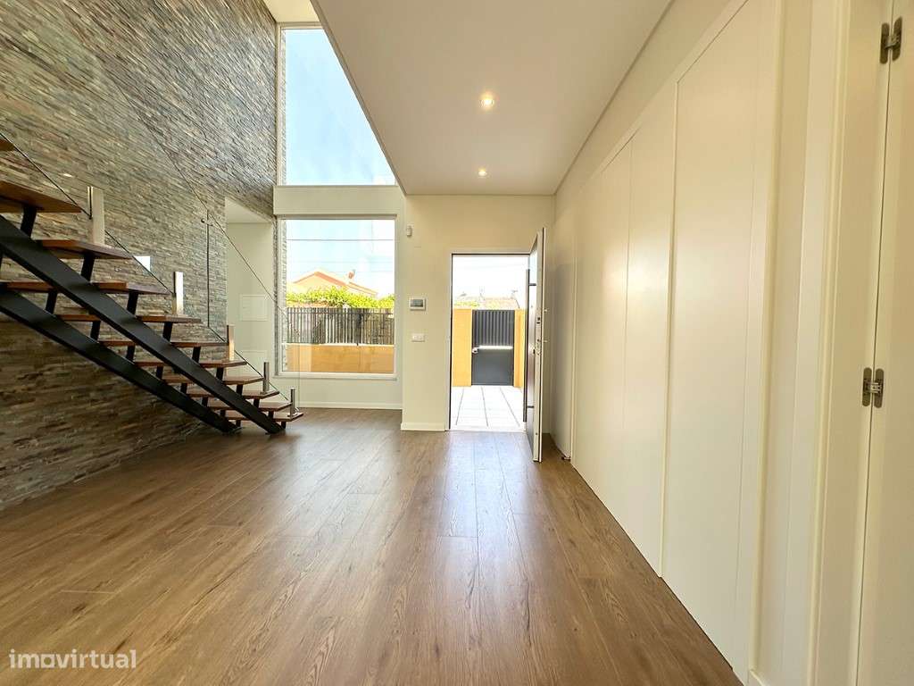 Moradia Isolada nas Galeotas 4 suites e Piscina - Possibilidade de ... - Grande imagem: 2/43