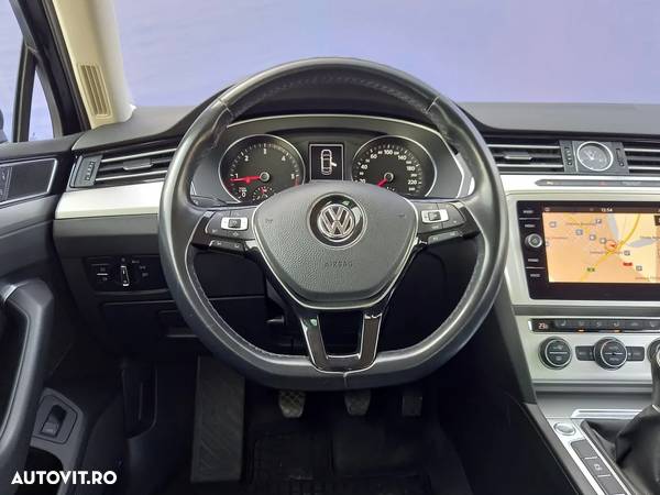 Volkswagen Passat 2.0 TDI Comfortline - 11