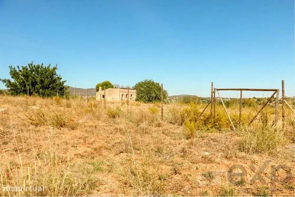 Três Prédios Urbanos com área bruta de construção de 600m2, inseridos - Grande imagem: 2/22