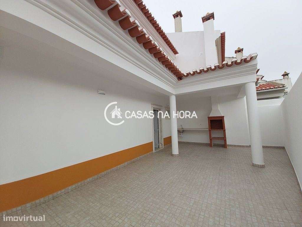 EXCELENTE MORADIA V3 + 1  3 Pisos  REMODELADA  Próximo ao Centro da...-6