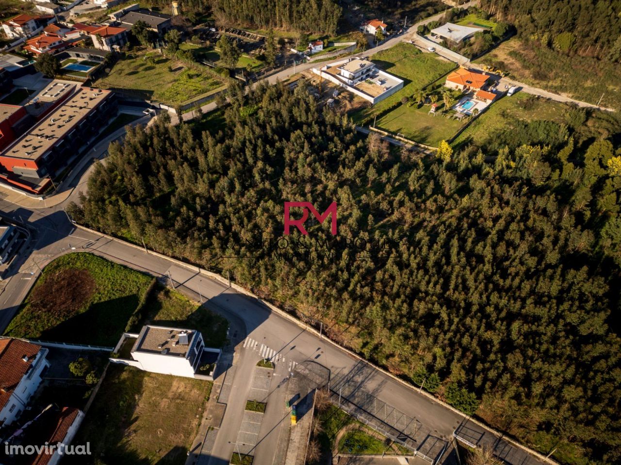 TERRENO PARA CONSTRUÇÃO MORADIAS - PAREDES, BITARÃES