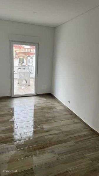 Apartamento T2 Portalegre centro Rossio - moderno e mobilado - Terraco - Grande imagem: 4/7