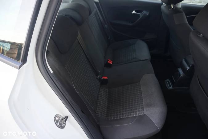 Volkswagen Polo 1.2 TSI Comfortline - 11