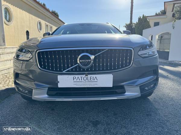 Volvo V90 Cross Country - 11