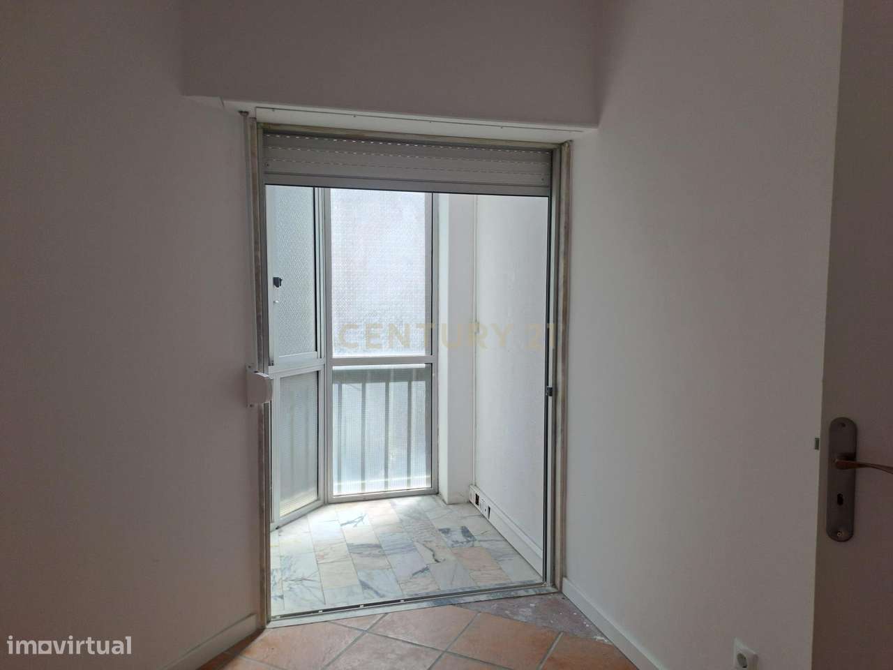Apartamento T2 - Tapada das Merçês-24