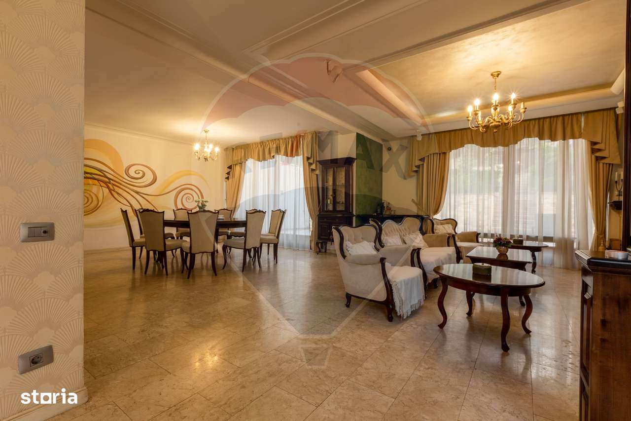 Casă spectaculoasă în Mediaș – reședința antrenorului Cristi Pustai - Imagine principală: 2/20