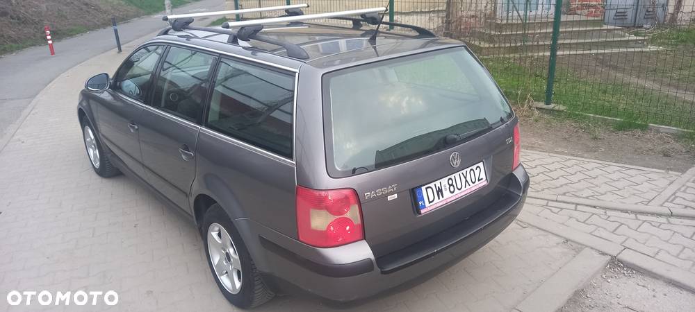 Volkswagen Passat 1.9 TDI Comfortline - 5